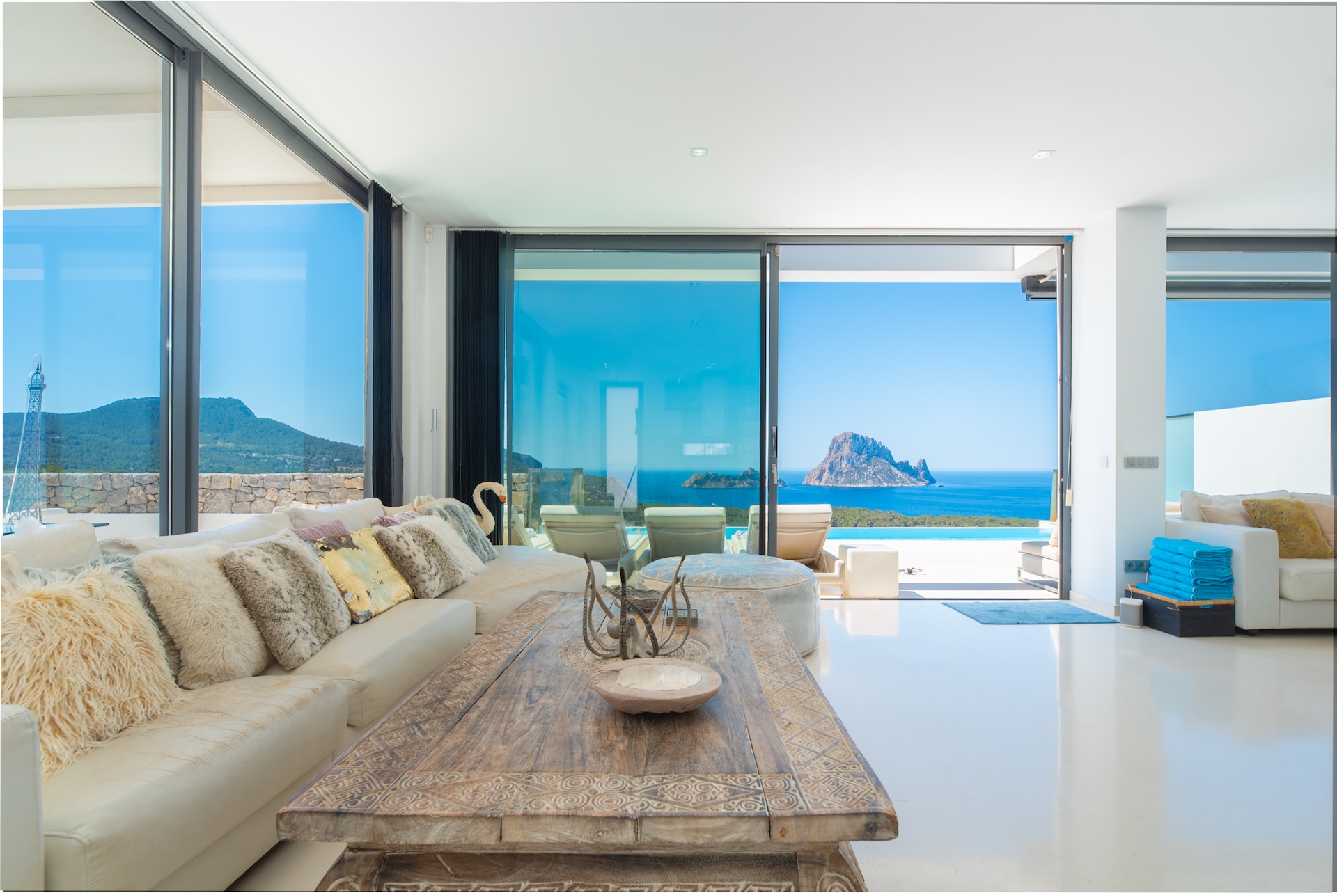 Resa Estate Ibiza for sale townhouse cala Carbo es Vedra living.jpg